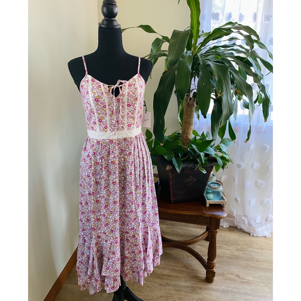 NWT Japna Floral Spaghetti Strap Floral Dress